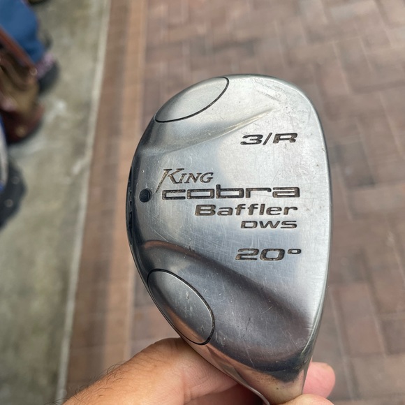 Baffler 3 hybrid wood in right handed
Graphite shaft 65 silver - Picture 1 of 7